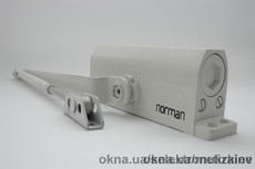 Доводчики дверные NORMAN. Серебристые, белые, коричневые. До 120 кг.стойкость к морозу, до - 30С